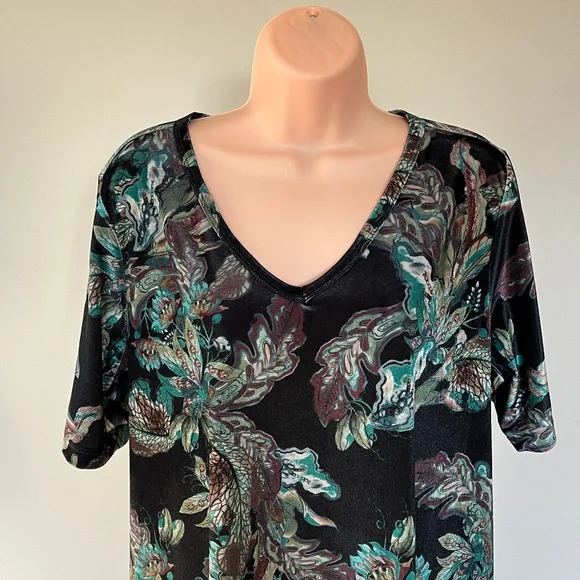 New with tags - Yesta Velour Midi Dress. Size 14 - Picture 2 of 12